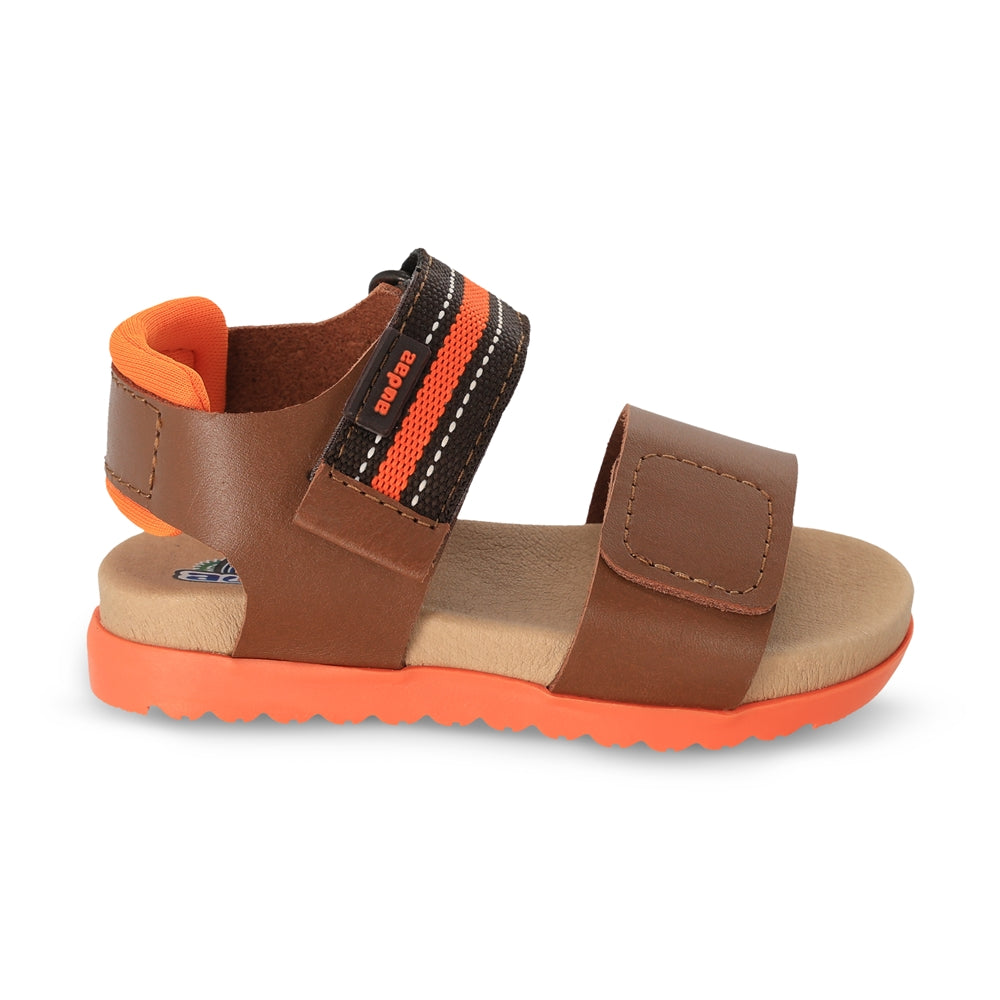 Sandalia Audaz para niño en piel café claro Cameron con doble tira de contacto.