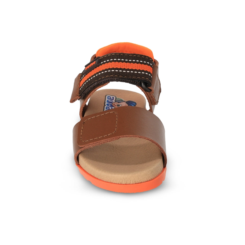 Sandalia Audaz para niño en piel café claro Cameron con doble tira de contacto.