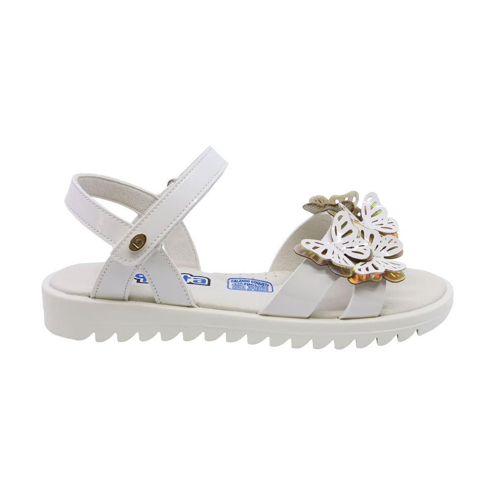 Sandalias Coqueta para niña en charol blanco Rebeca diseño de mariposas