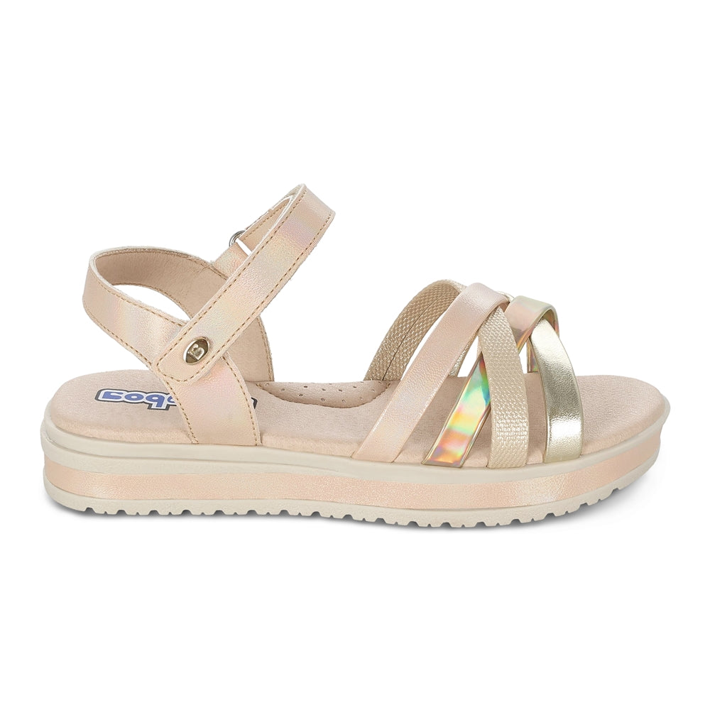 Sandalia Coqueta para niña en sintético oro Cassandra con suela comoda.