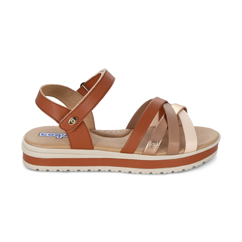 Sandalia Coqueta para niña en sintético miel Cassandra con suela comoda.