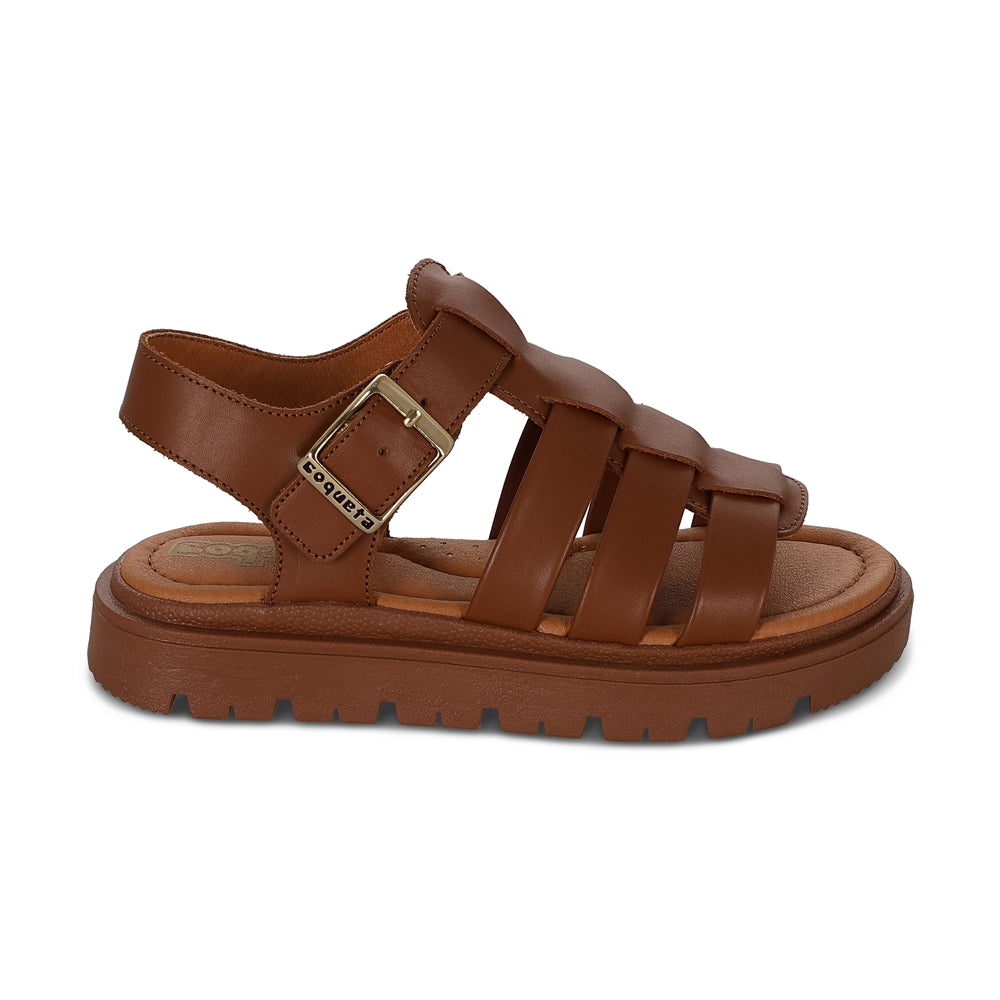 Sandalia Coqueta Coqueta para niña en piel miel Tomasa con hebilla.