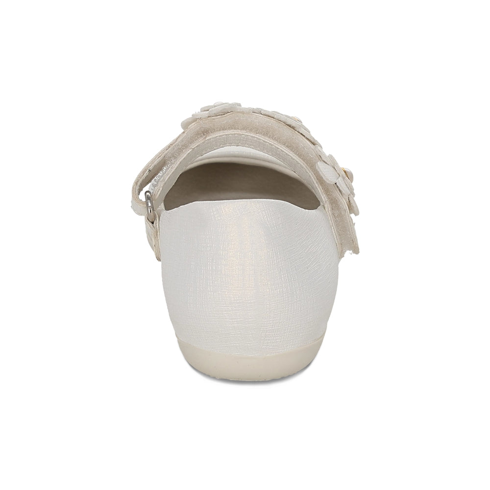 Balerina Coqueta para niña en sintético perla Elisa con detalles de flores.