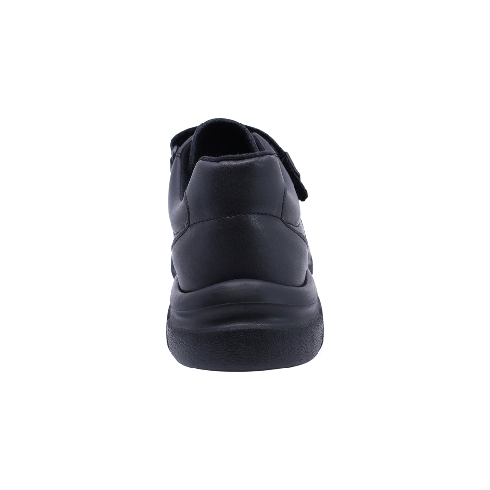 Tenis Audaz para niño en piel negro Balu con doble tira de contacto.