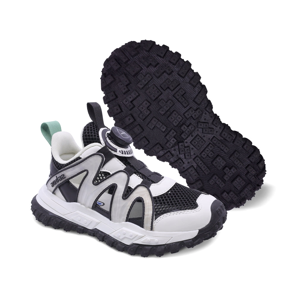 Tenis Audaz para niño en textil negro Krusty con Twist and Pop.