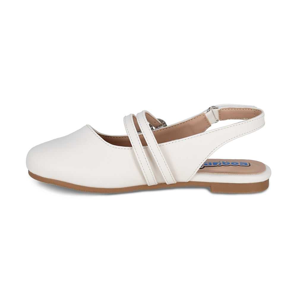 Balerina Coqueta para niña en sintético blanco Praga con hebilla doble.