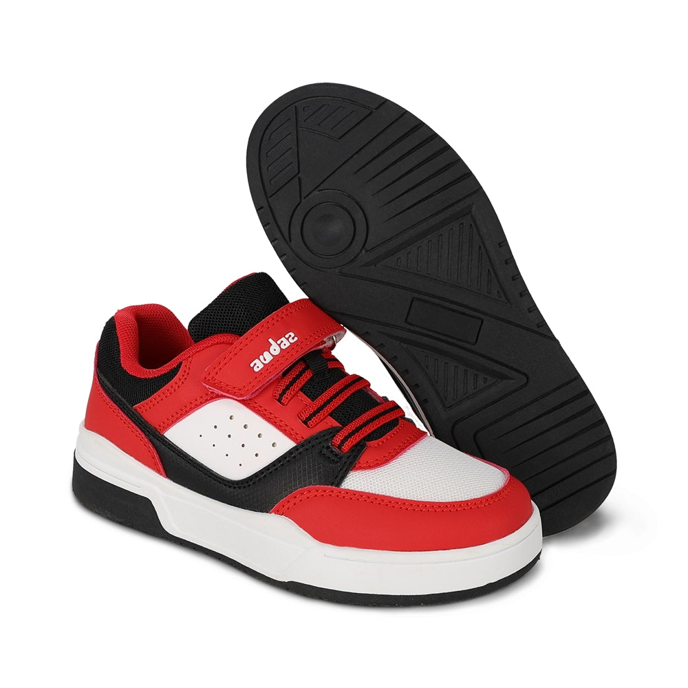 Tenis Audaz para niño en sintético rojo Skato ajuste de tira de contacto.