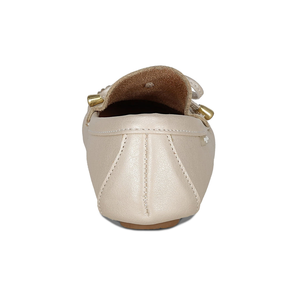 Zapato Coqueta para niña de piel perla Ramiro con suela cómoda