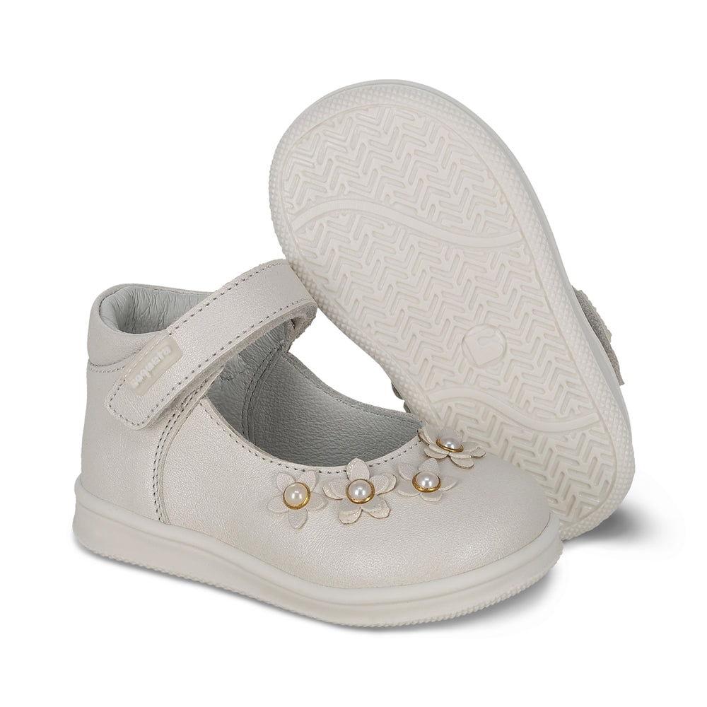 Zapato Coqueta para niña en piel perla Teddy con tira de contacto.