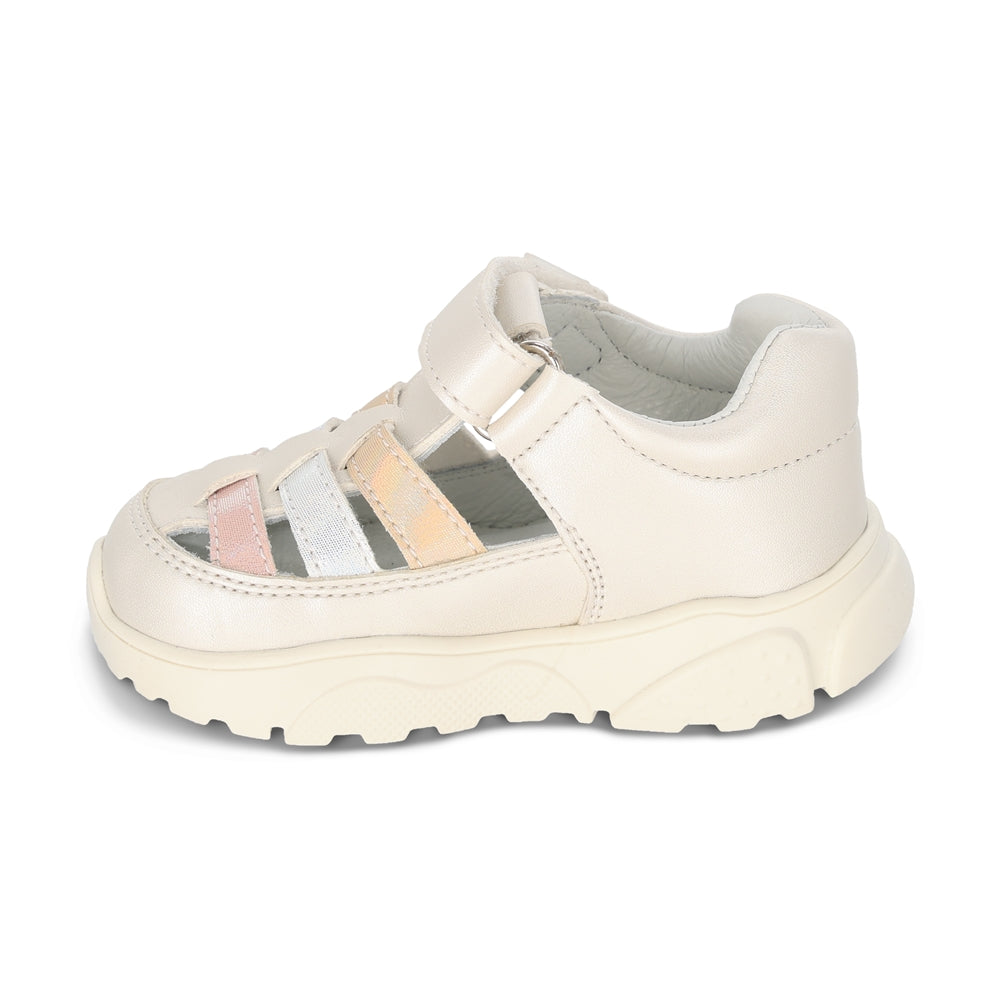 Sandalia Coqueta para niña en sintético perla Zippy con tira de contacto.