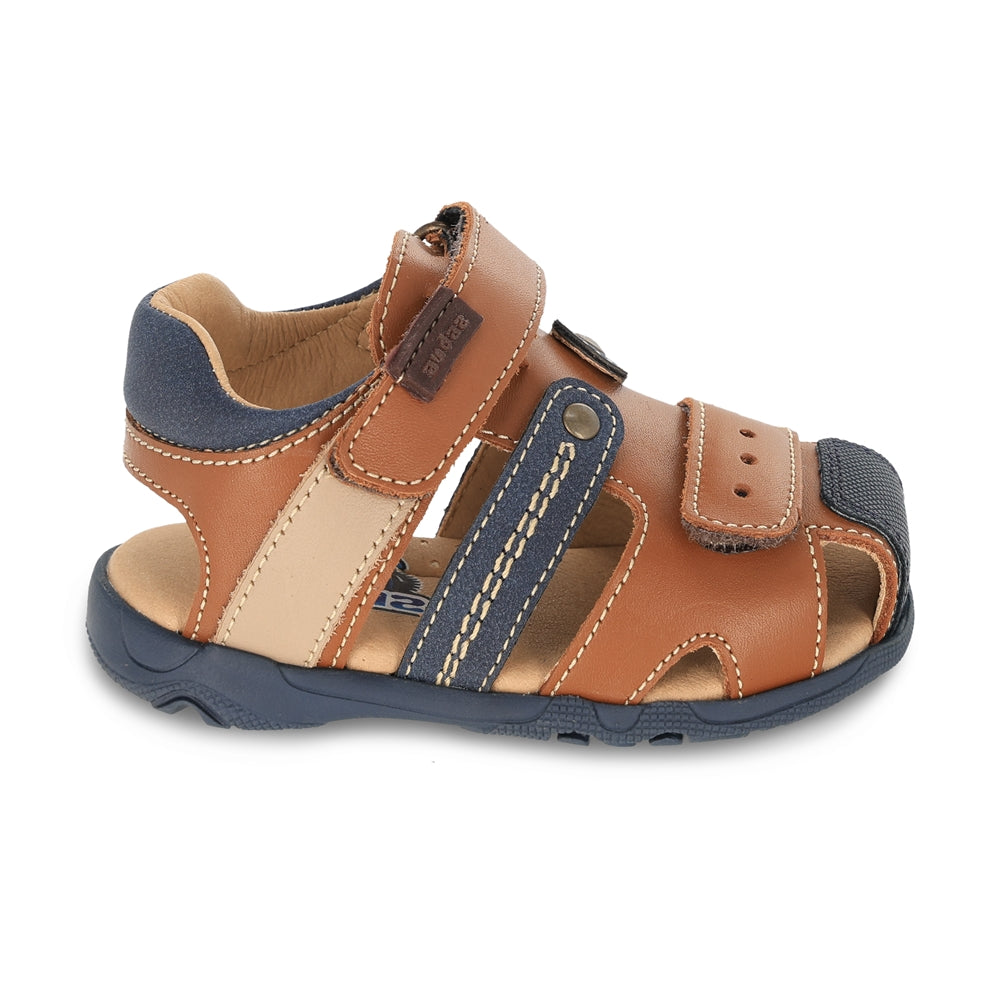 Sandalia Audaz para niño en piel miel Patricio con tira de contacto.