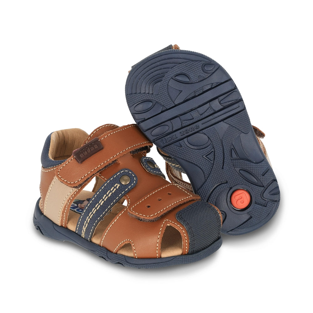 Sandalia Audaz para niño en piel miel Patricio con tira de contacto.