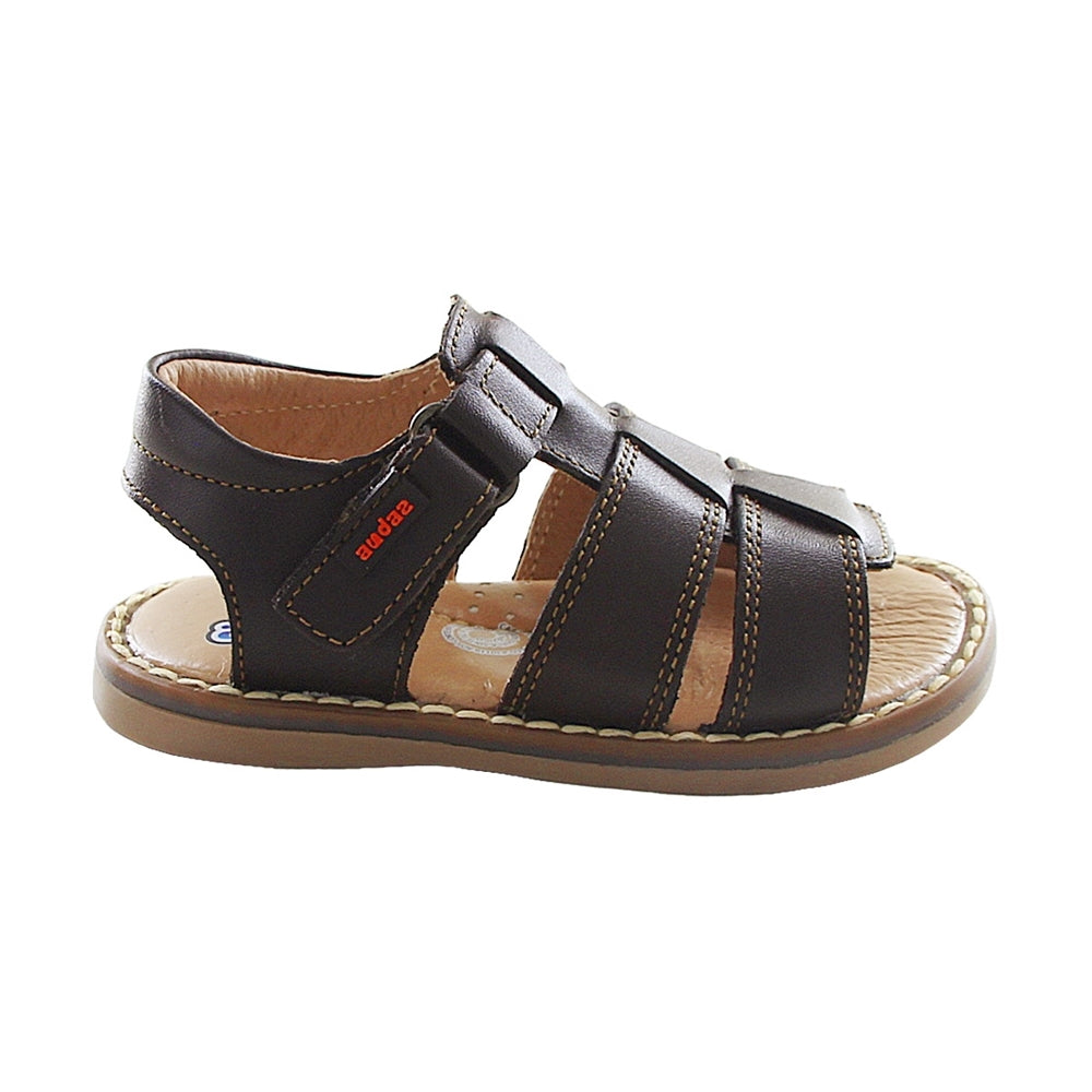 Sandalia Audaz para niño en piel café oscuro Tetris con tira de contacto.