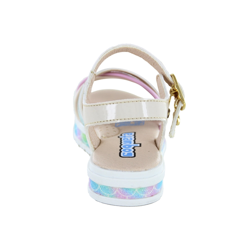 Sandalia Coqueta para niña en charol  beige Casandra con arco preformado