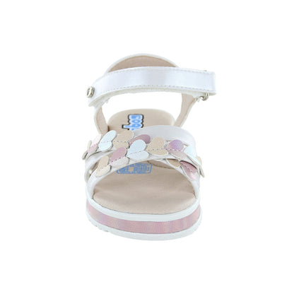 Sandalia Coqueta para niña en sintético perla Casandra con diseño de corazones.