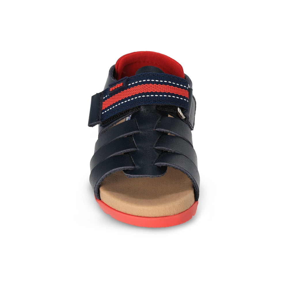Sandalia Audaz para niño en piel azul Cameron con tira de contacto.