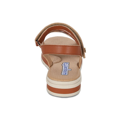 Sandalia Coqueta para niña en sintético miel Cassandra con suela comoda.