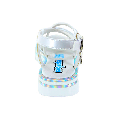 Sandalia Coqueta para niña en sintético perla Valentina con hebilla metálica.