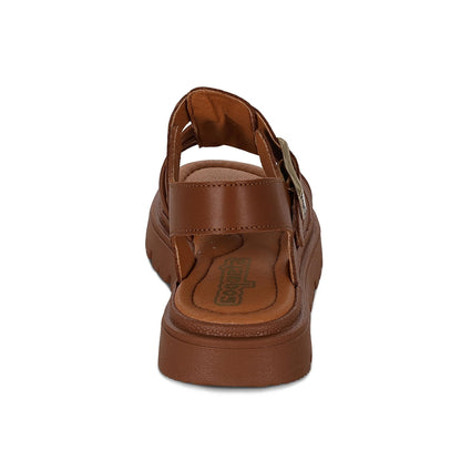 Sandalia Coqueta Coqueta para niña en piel miel Tomasa con hebilla.