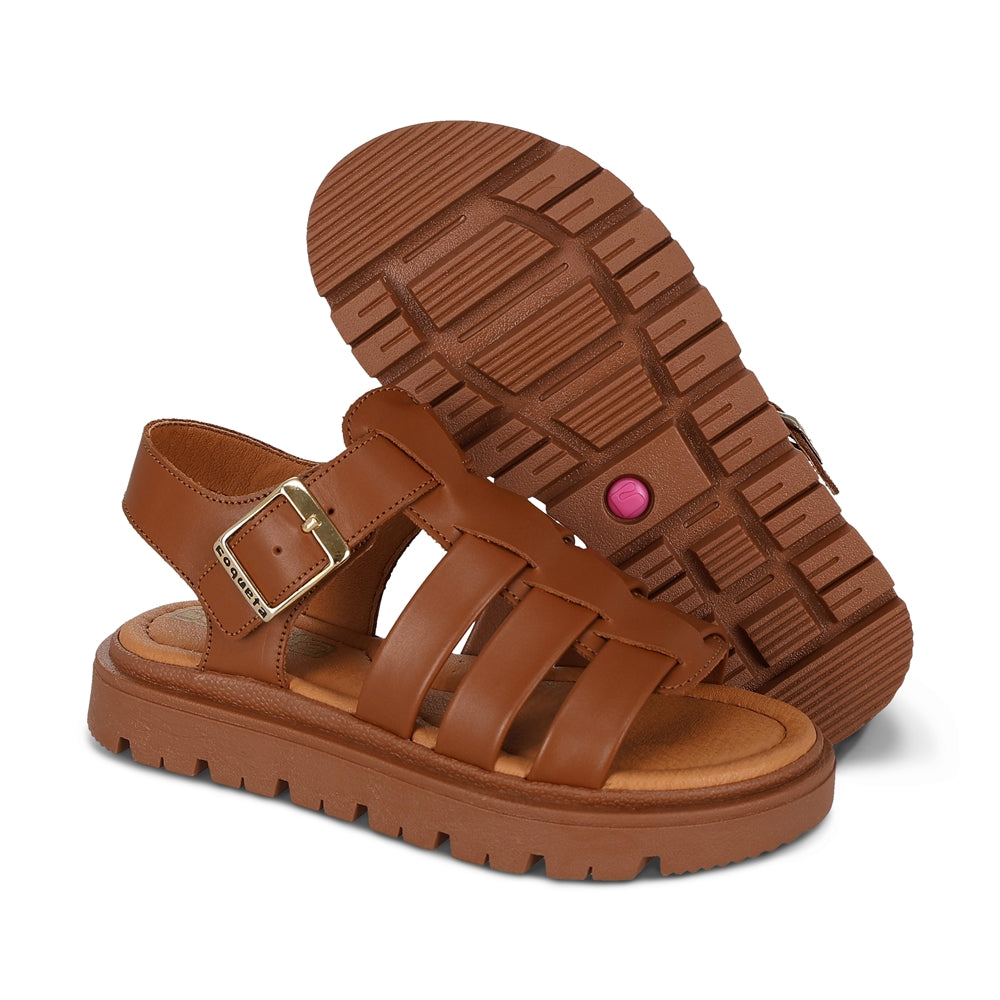 Sandalia Coqueta Coqueta para niña en piel miel Tomasa con hebilla.