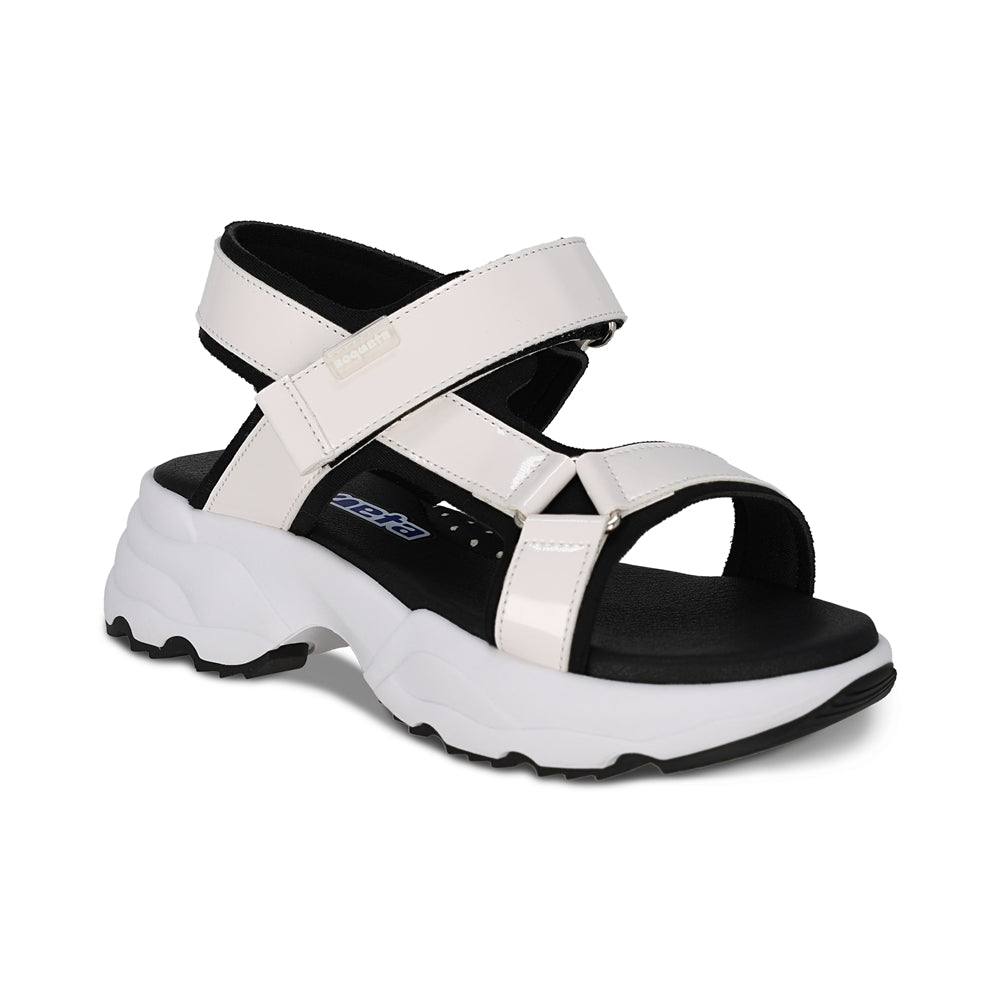 Sandalia Coqueta para niña en charol blanco Salim con tira de contacto