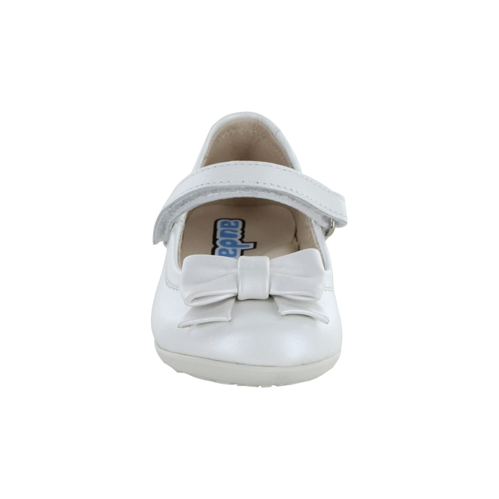 Balerina Coqueta para niña en piel perla Elisa con tira de contacto.