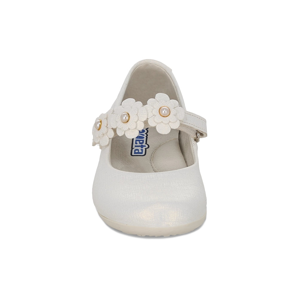 Balerina Coqueta para niña en sintético perla Elisa con detalles de flores.