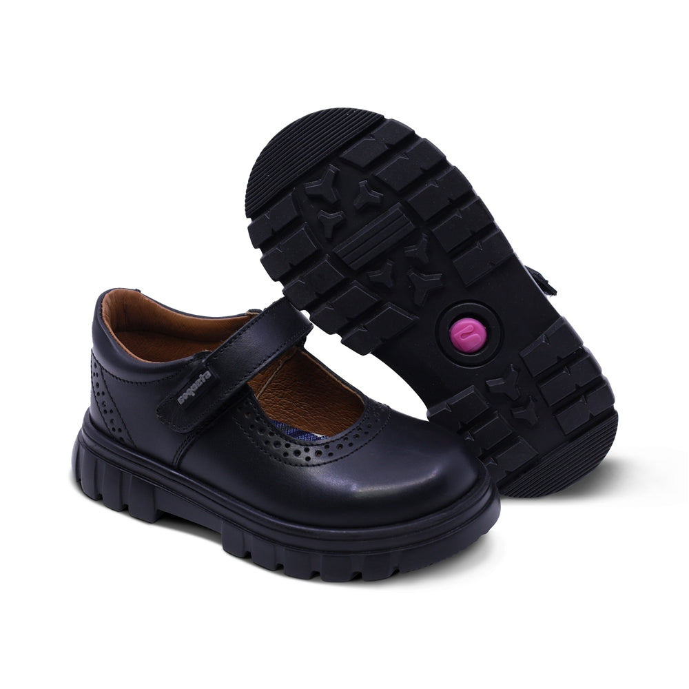 Zapato escolar Coqueta para niña de piel en negro Thunder con detalle perforado