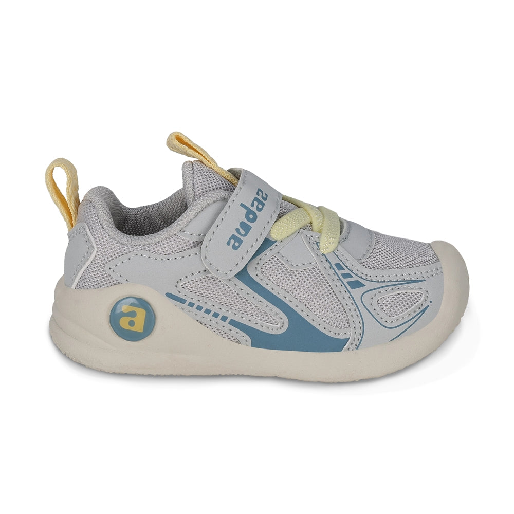 Tenis Audaz para niño en textil gris Luneta con tira de contacto.