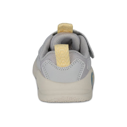 Tenis Audaz para niño en textil gris Luneta con tira de contacto.