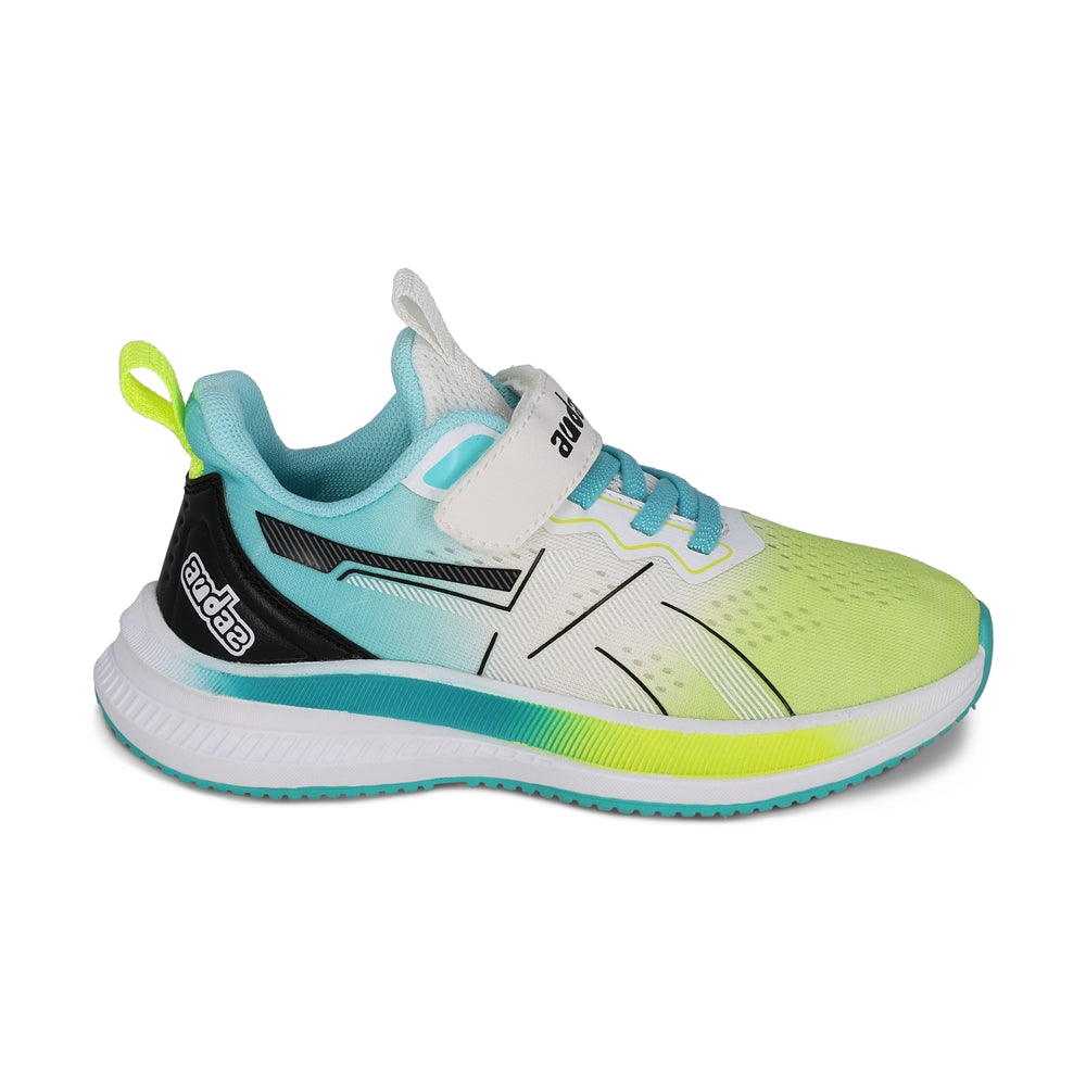 Tenis Audaz para niño en textil verde Rocco con tira de contacto.