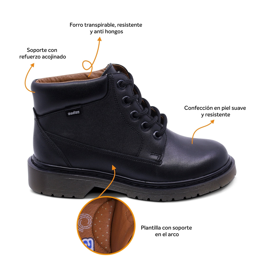 Bota escolar Audaz para niño de piel negro Martín con agujetas