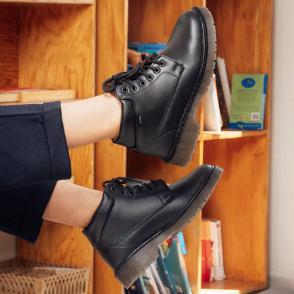 Bota escolar Audaz para niño de piel negro Martín con agujetas