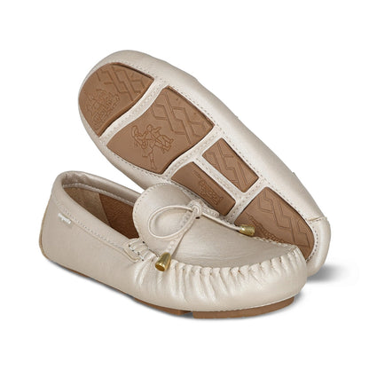 Zapato Coqueta para niña de piel perla Ramiro con suela cómoda