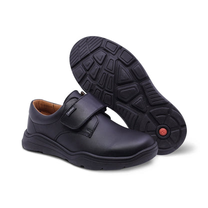 Zapato escolar Audaz para niño de piel en negro Pilatus con tira de contacto