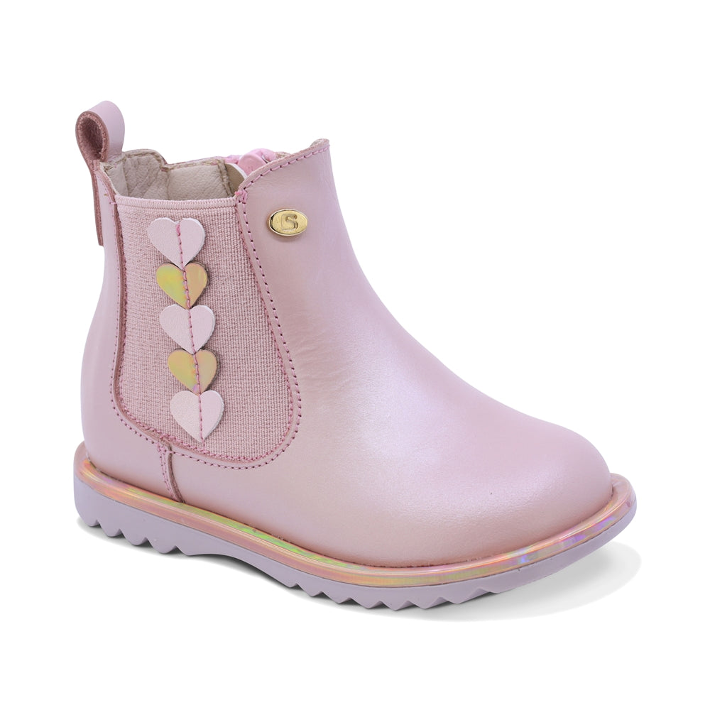 BOTA COQUETA PARA NIÑA DE PIEL COLOR ROSA RONDY CON DETALLE DE CORAZONES