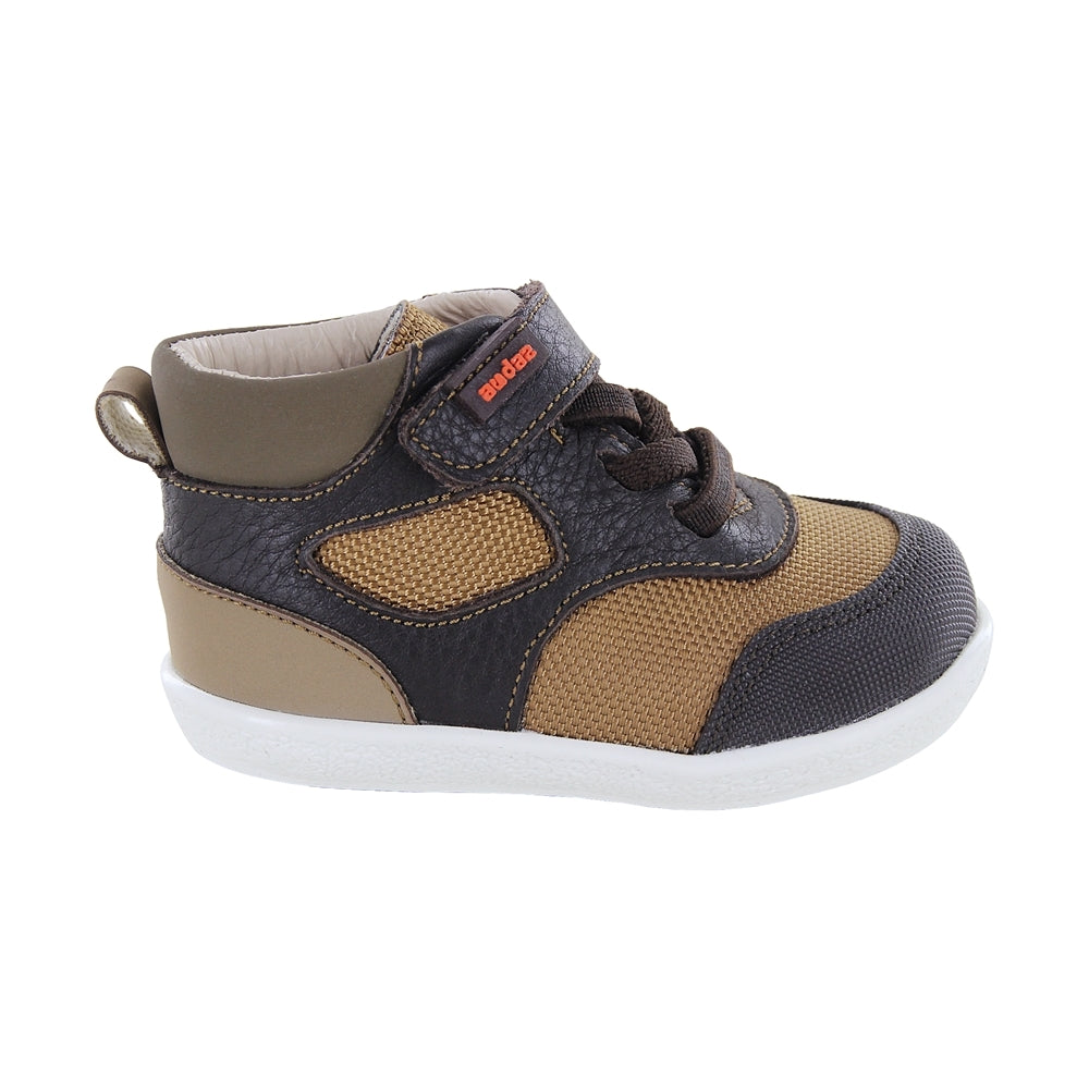 Botita Audaz para niño Piel  Café Panky con tira de contacto