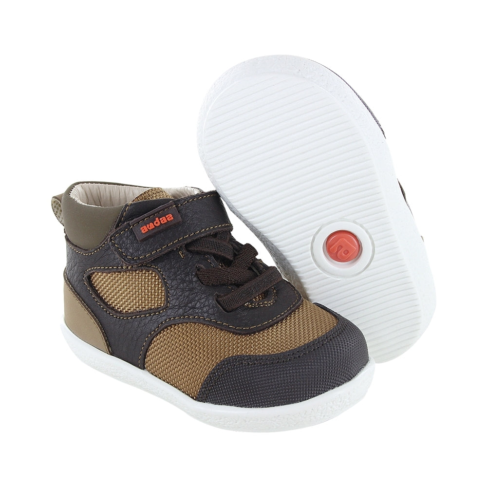 Botita Audaz para niño Piel  Café Panky con tira de contacto