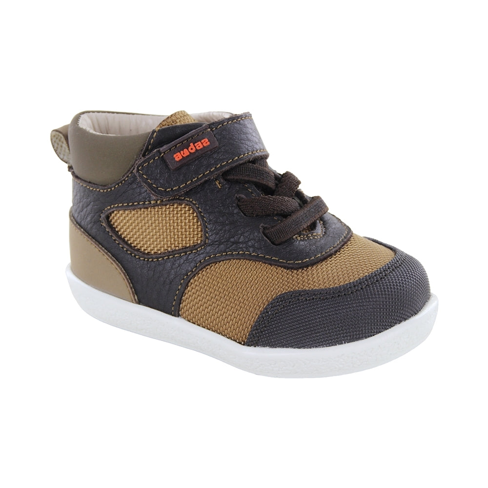 Botita Audaz para niño Piel  Café Panky con tira de contacto